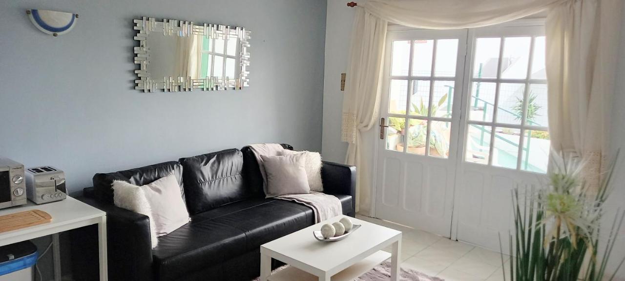 Beautiful Spacious 1-Bed Apartment With Aircon 卡门港 外观 照片